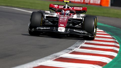 周冠宇驾驶他的阿尔法罗密欧参加了10月的一级方程式墨西哥大奖赛。